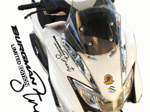 Close-Up of Burgman Street 125 Black Sticker Vinyl Quality